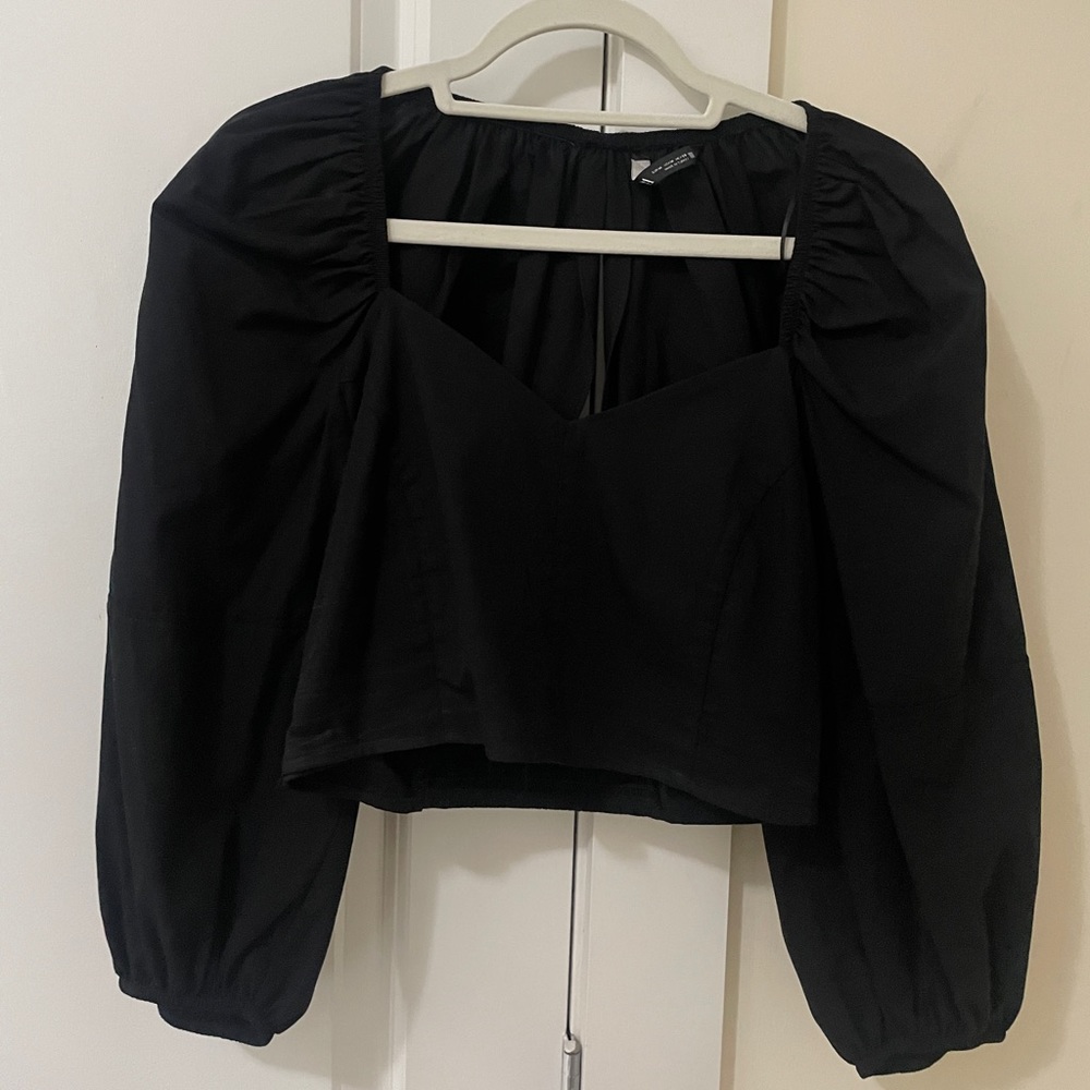 Black Zara crop top! Puff sleeves of my dream